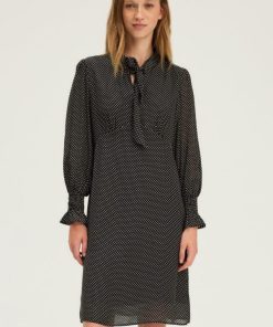 Sarahsport.shope9dba7a127 1